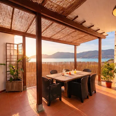Apartment Il Teatro Sul Mare, Terrazza Panoramica, Barbecue E Cinema Tra Lerici E Cinque Terre La Spezia