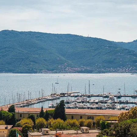 Apartment Il Teatro Sul Mare, Terrazza Panoramica, Barbecue E Cinema Tra Lerici E Cinque Terre